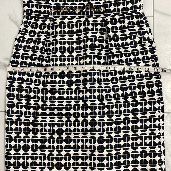 London Times Sleeveless Black/White Dress Crew Neck with Pockets Faux Belt Sz 10 - Picture 13 of 14